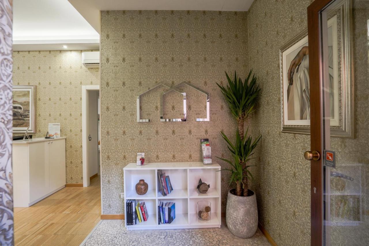 Monza City Rooms & Studios Екстериор снимка
