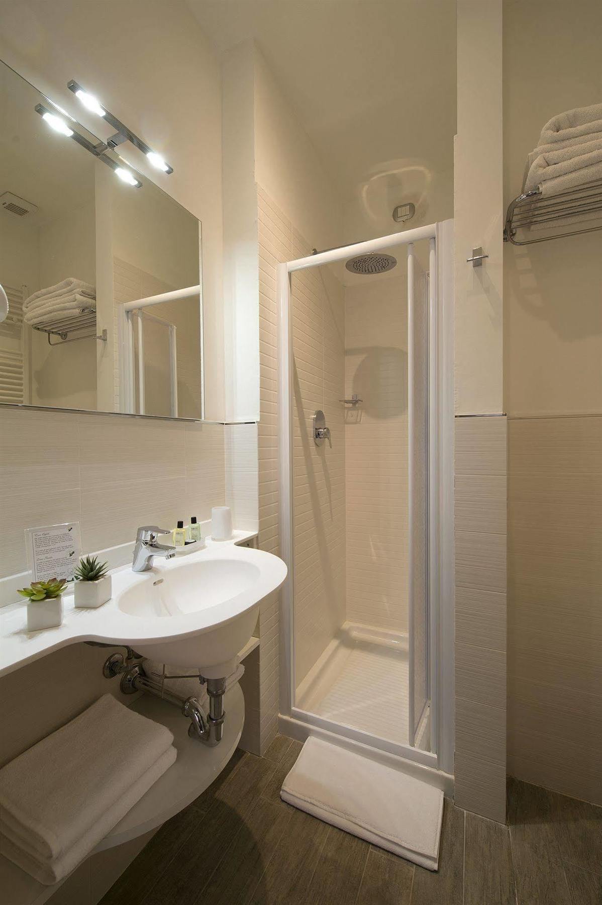 Monza City Rooms & Studios Екстериор снимка